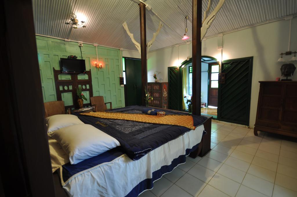 Ayutthaya Bouchic Hostel Bagian luar foto
