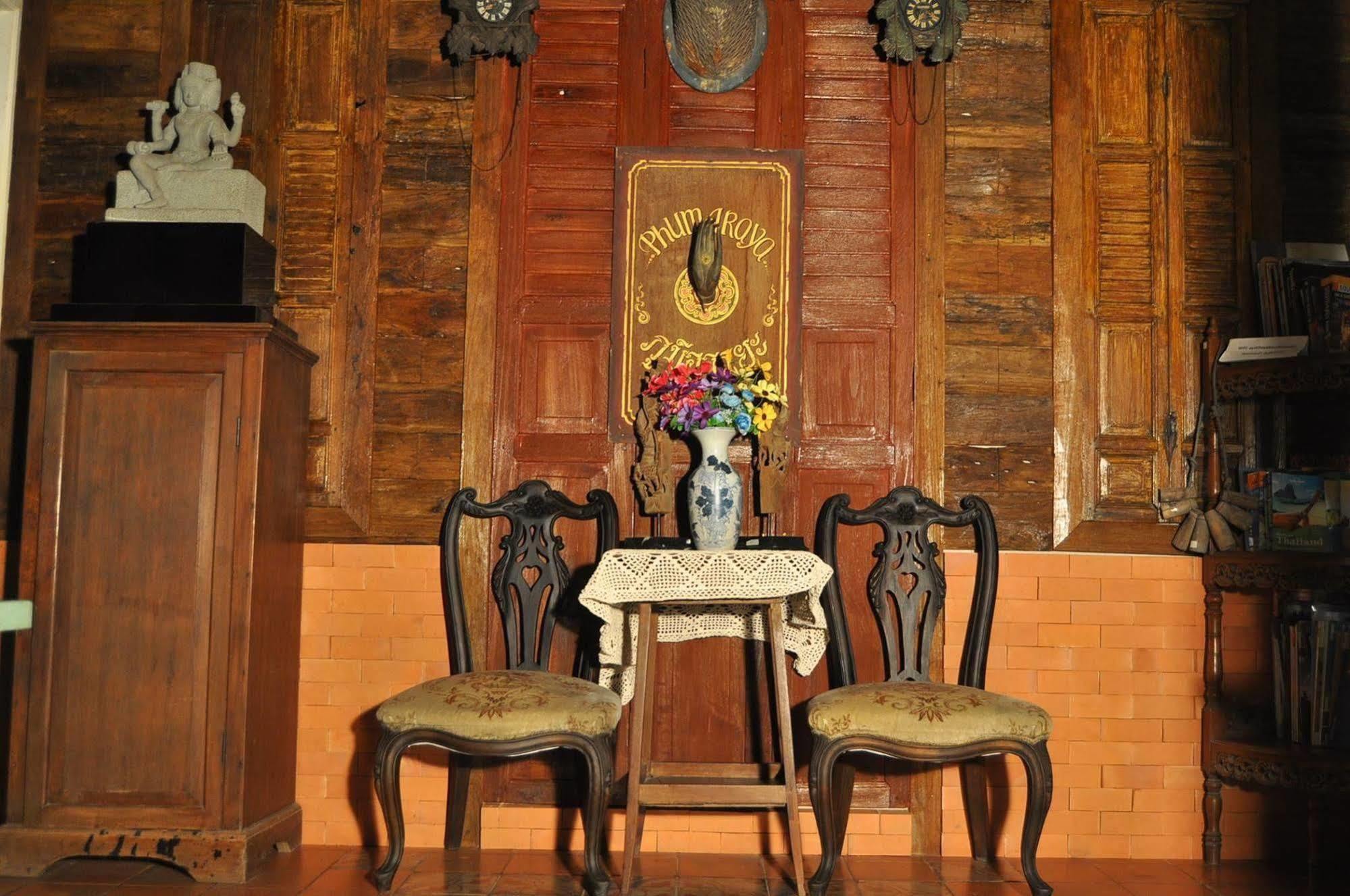 Ayutthaya Bouchic Hostel Bagian luar foto